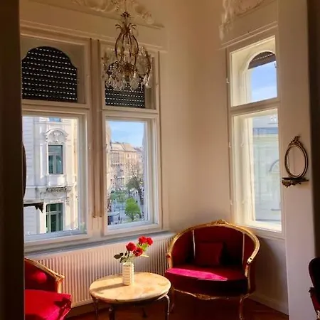 & Danube View * Budapest