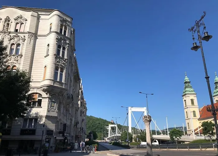 & Danube View Budapešť