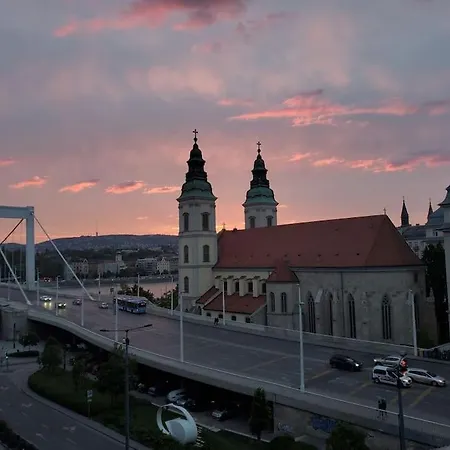 & Danube View Apartment